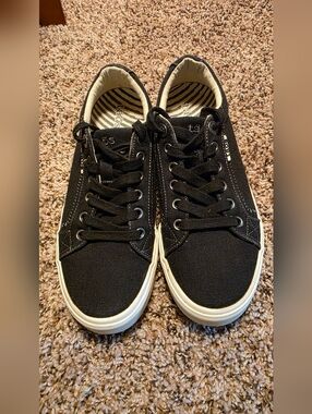 Taos Plim Soul Black Canvas Sneakers Women's Size 7.5